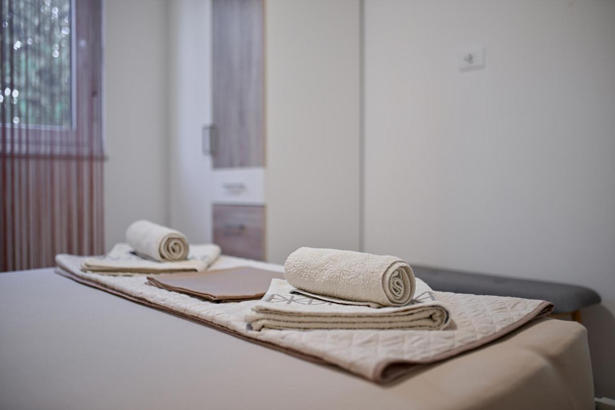 Holiday Home Aprilis With Pool, Jacuzzi And Sauna Galovac  Zewnętrze zdjęcie