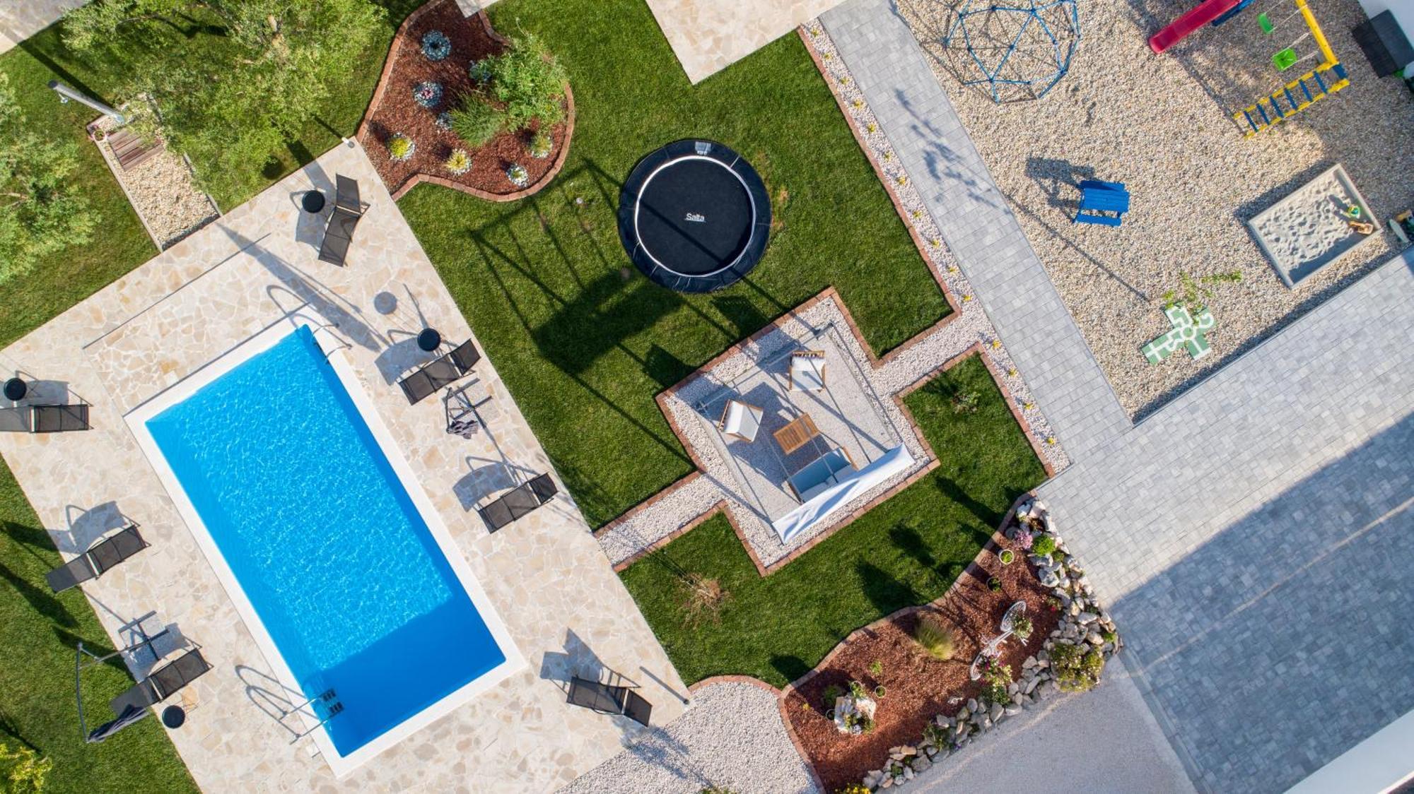 Holiday Home Aprilis With Pool, Jacuzzi And Sauna Galovac  Zewnętrze zdjęcie