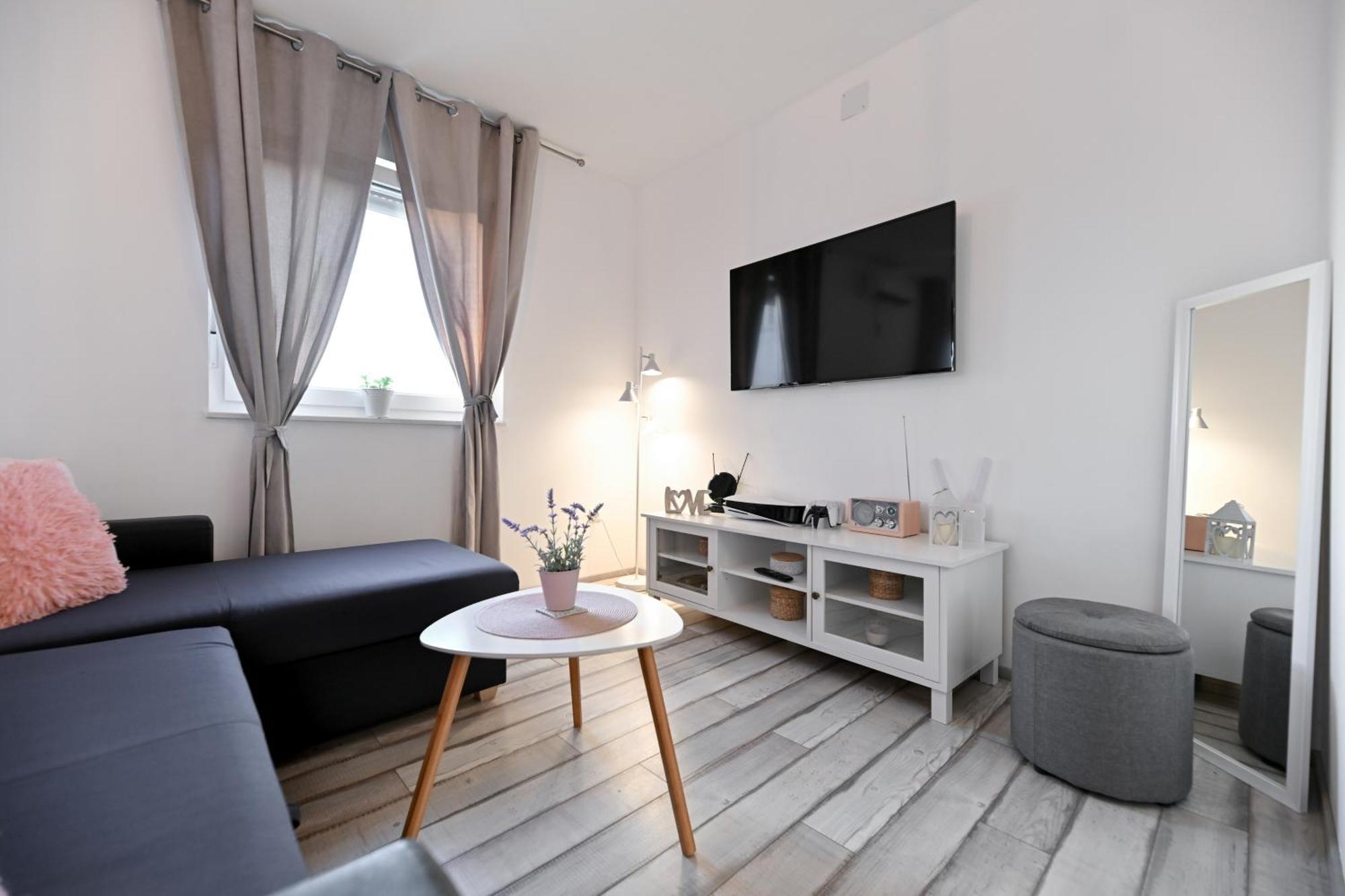 Holiday Home Aprilis With Pool, Jacuzzi And Sauna Galovac  Zewnętrze zdjęcie