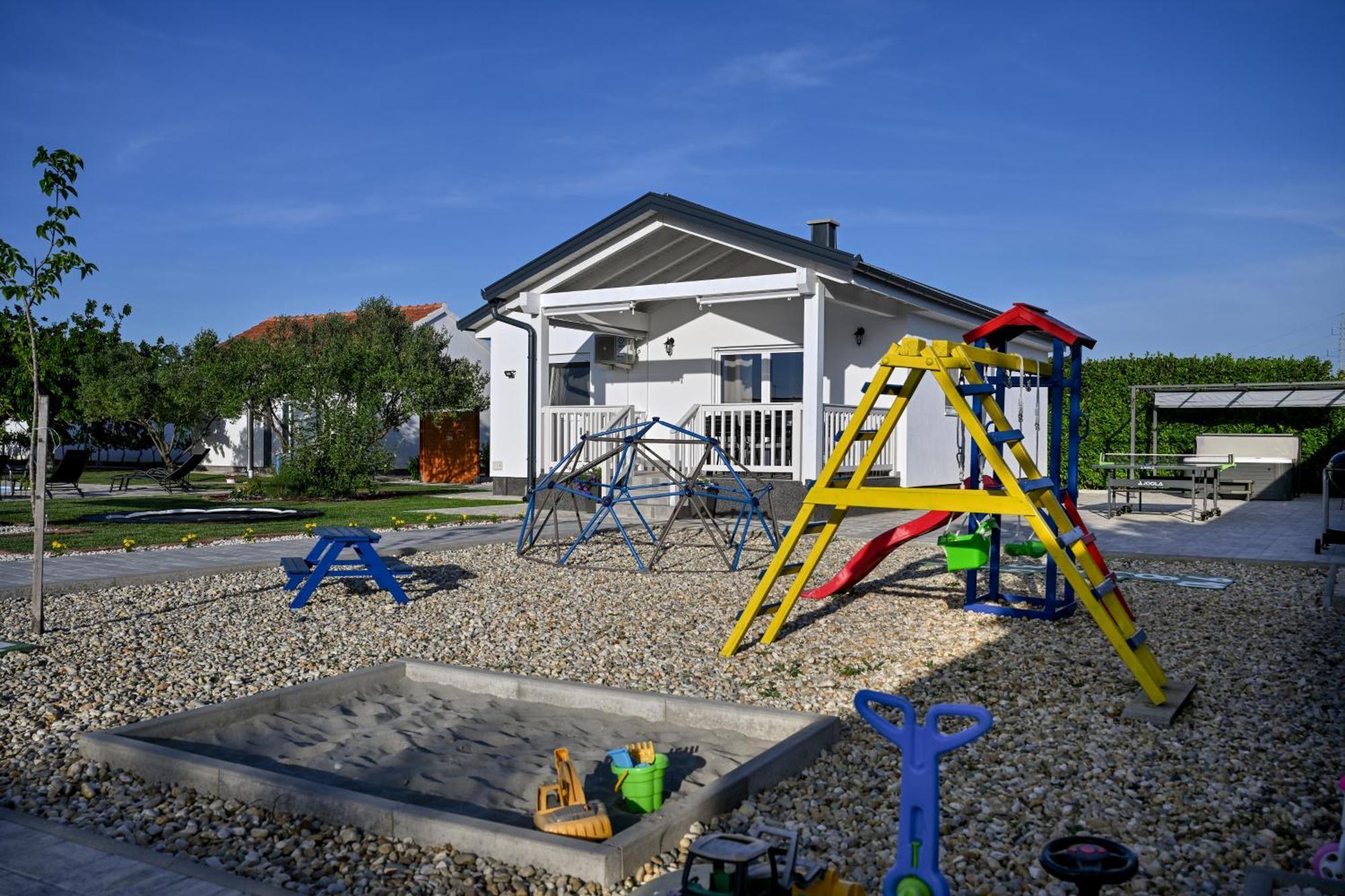 Holiday Home Aprilis With Pool, Jacuzzi And Sauna Galovac  Zewnętrze zdjęcie